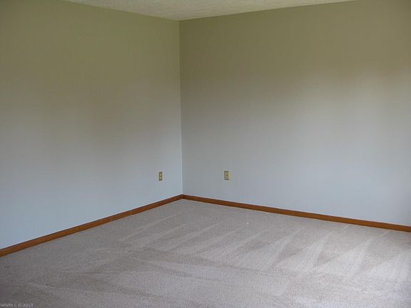 4th image of 115 Henley Dr