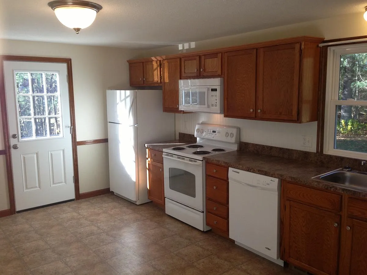 2 bed, 1.5 bath, 1075 sqft, $2,700 — Photo 4
