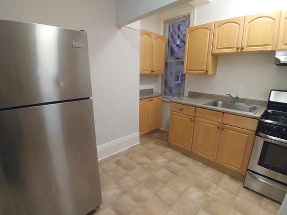 3rd image of 142 McAllister St #607