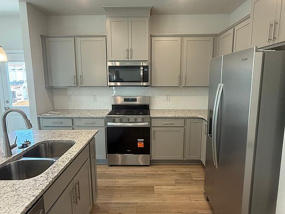 4th image of 268 Ravenscraig Park Pl