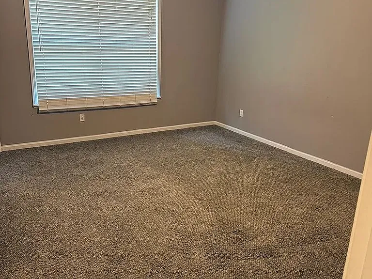 2400 SW Stowe Dr — Photo 7