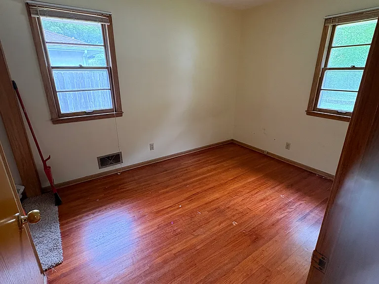 1590 Case Ave — Photo 6