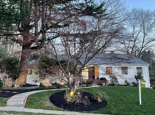 3936 36th St N, Arlington, VA 22207