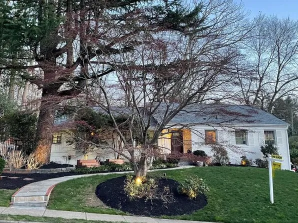 3936 36th St N, Arlington, VA 22207