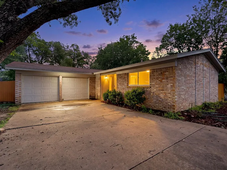 9807 Dallum Dr — Photo 1