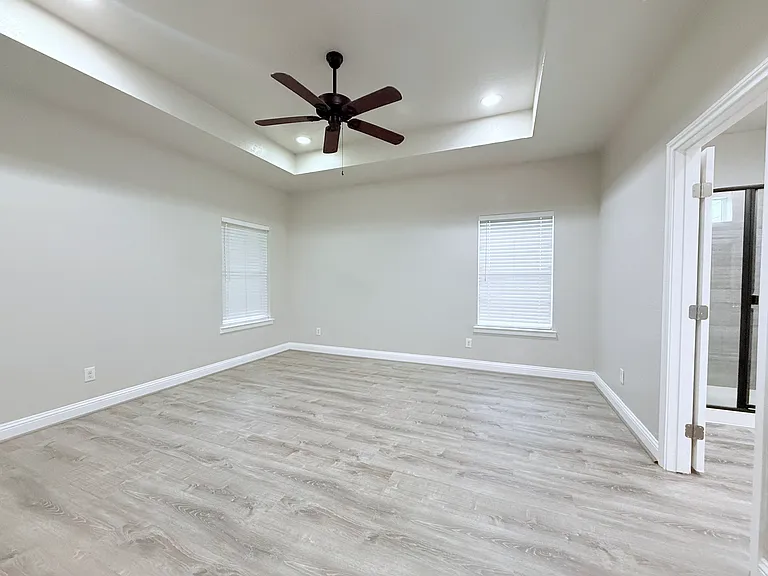 6002 Colorado St — Photo 4