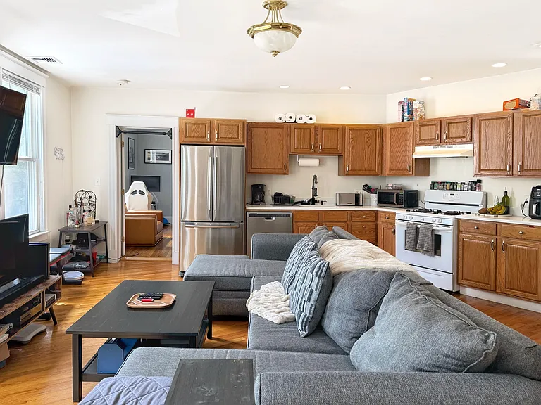 176 Dorchester St #2 — Photo 1