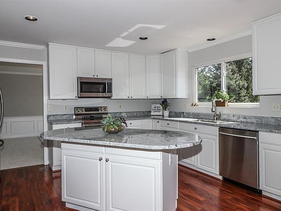 5th image of 7262 Windsor Park Dr