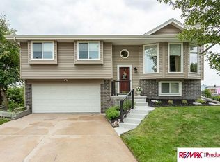 15136 Green Ave, Omaha, NE 68138