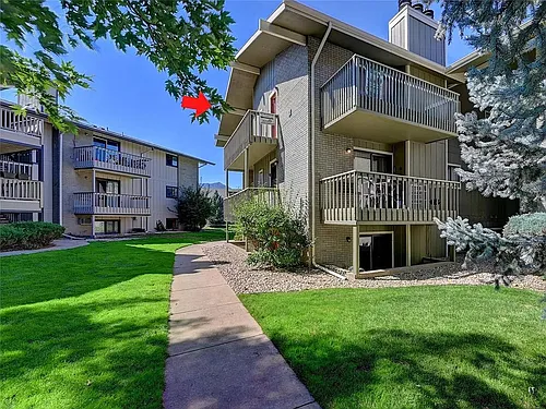 695 Manhattan Dr Photo 1