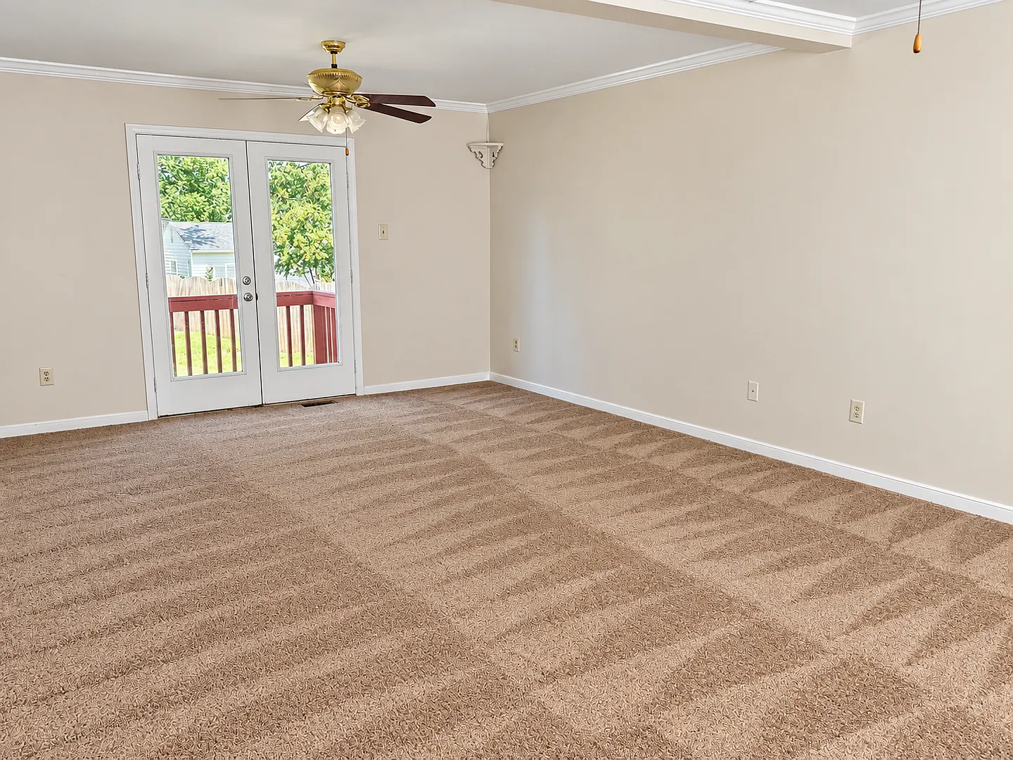 Colonial -2 story rental home in a very desirable area — Photo 3