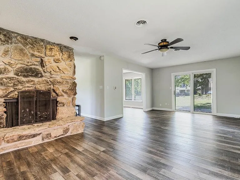 2400 Ridgefield Rd — Photo 8
