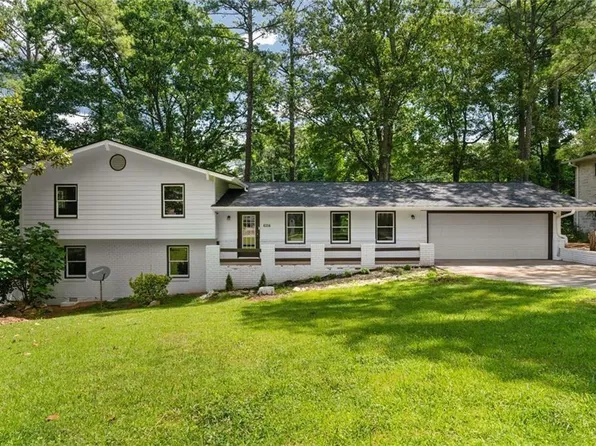 4214 Williamsburg Dr, College Park, GA 30337