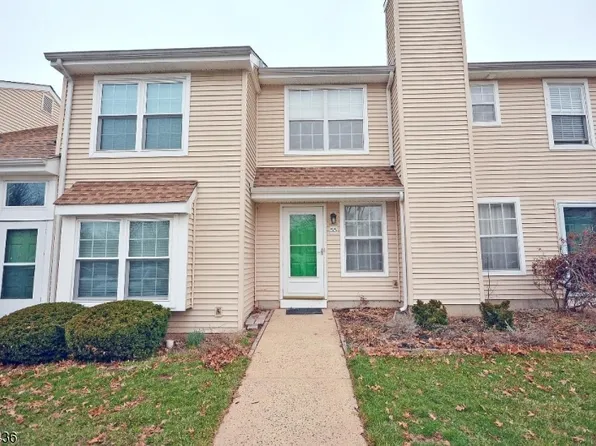 55 Canterbury Cir, Franklin Twp., NJ 08873