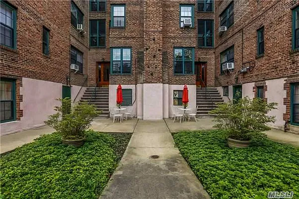 Sold by Redfin Real Estate | media 12