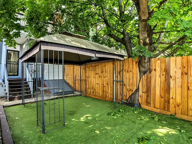234 W Douglass St — Photo 31