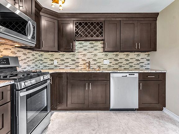 5th image of 55 Fernview Ave APT 8