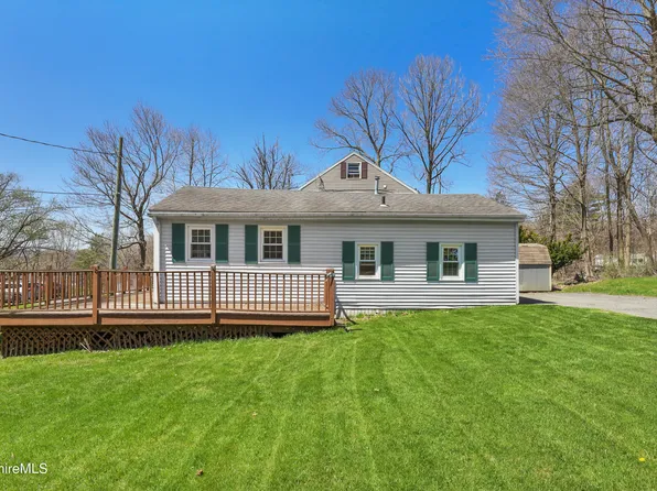 6 Gillette St, Pittsfield, MA 01201