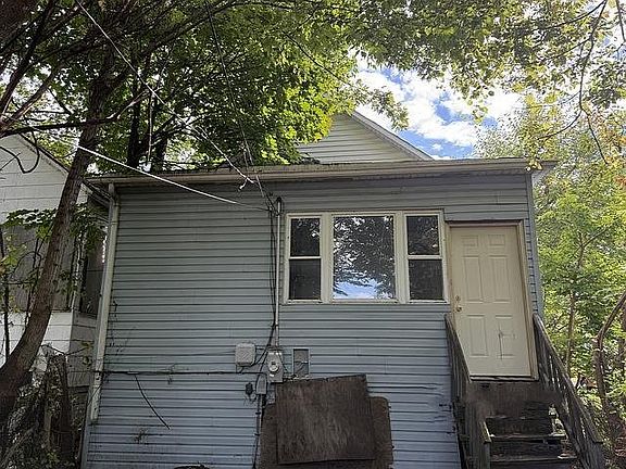3rd image of 5140 S Emerald Ave