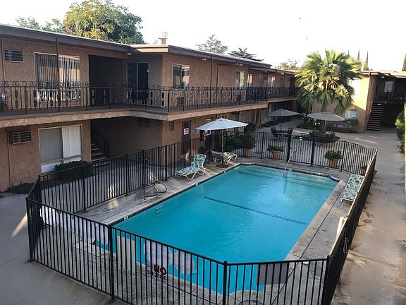 3rd image of 6125 Fulton Ave #28