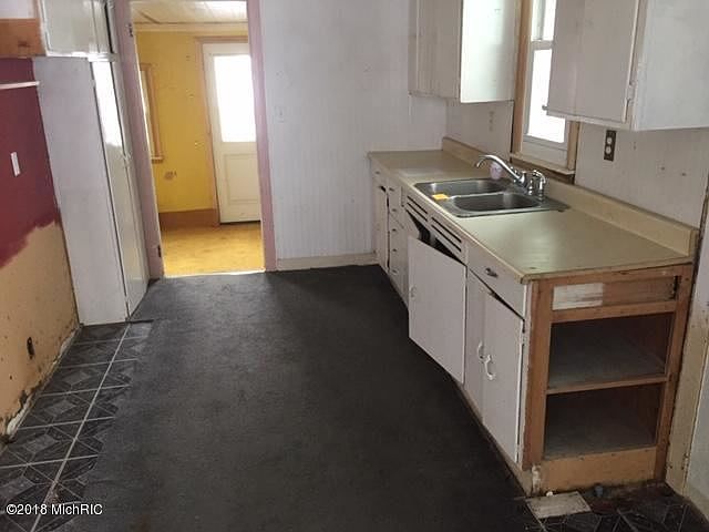 2nd image of 3654 Bonanza Rd