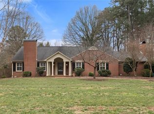 210 Buckingham Rd, Winston Salem, NC 27104