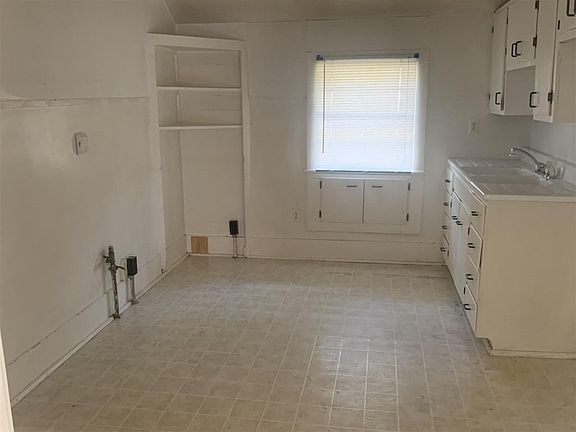 3rd image of 295 Marceline Blvd
