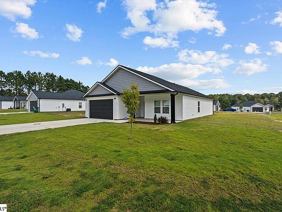 2nd image of 211 Essex Dr