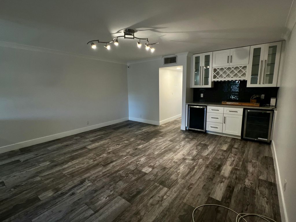 2800 NE 14th St #204, Pompano Beach