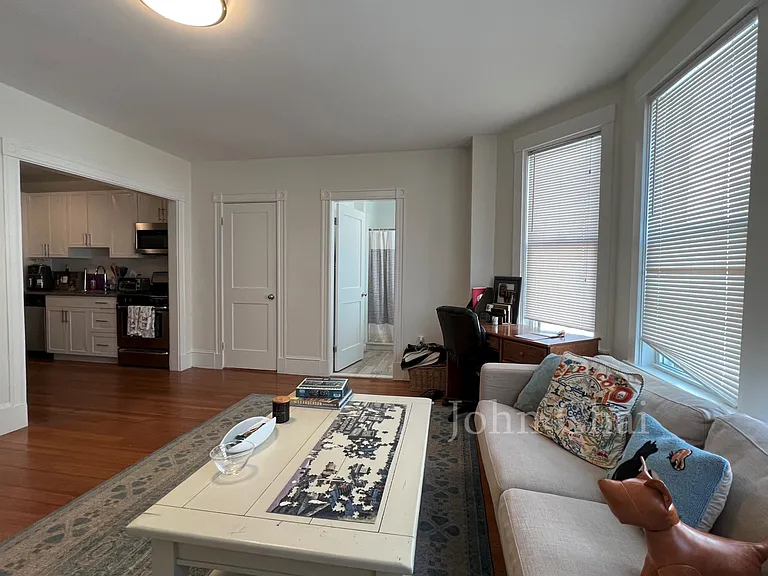 83 Harvard St #4 — Photo 9