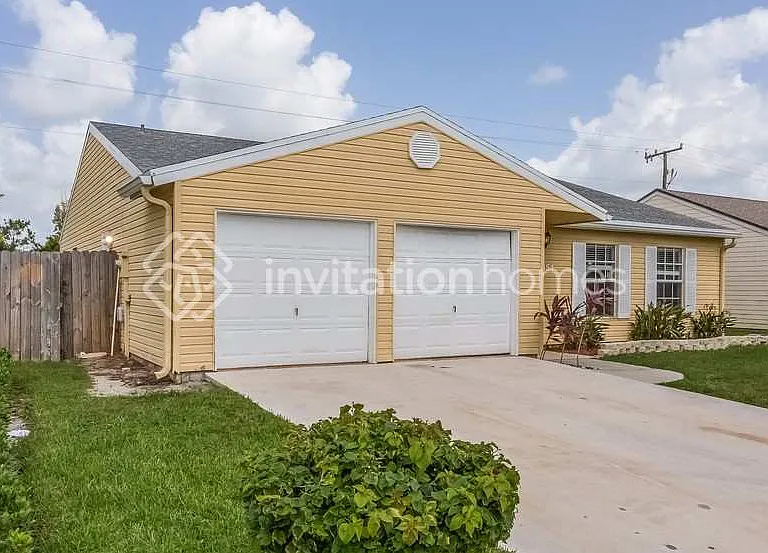 7854 Blairwood Cir W — Photo 1