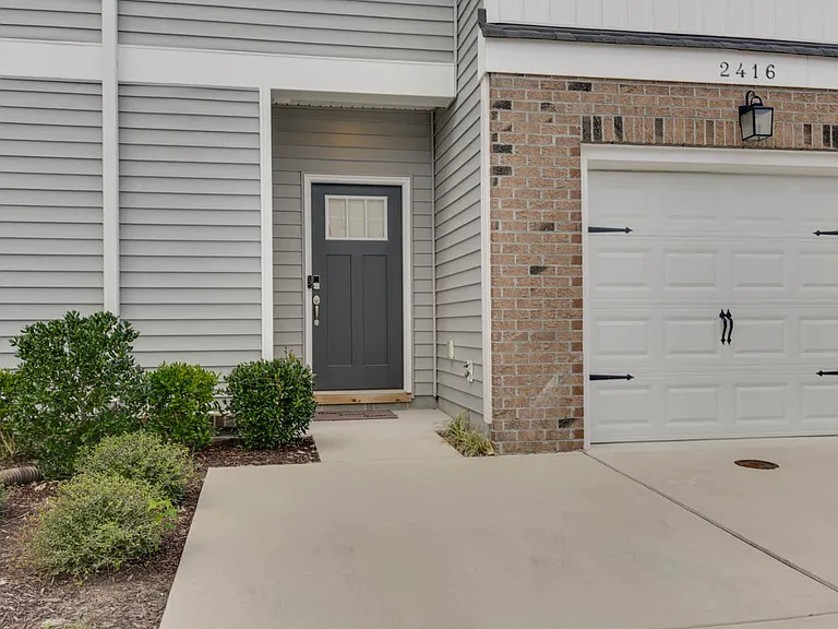 2416 Trafton Pl — Photo 3