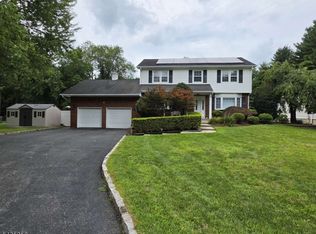 15 Sweetwood Ct, Parsippany-Troy Hills Twp., NJ 07054