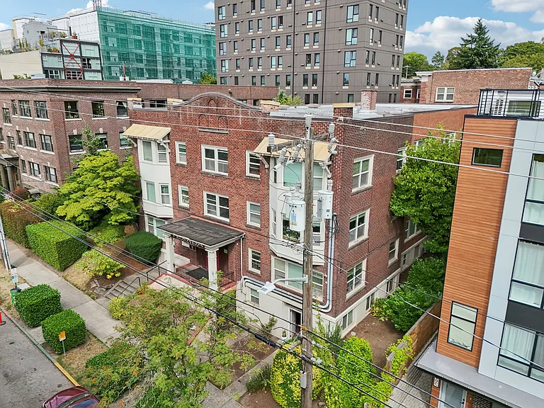 Texada Apartments — Photo 17