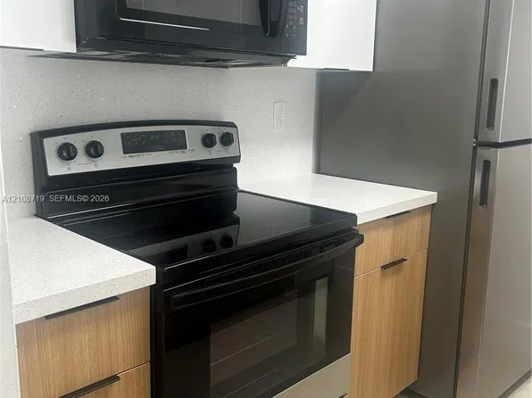 7035 NW 186th St APT D309, Hialeah, FL 33015