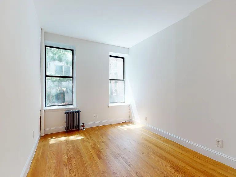 334 E 78th St #2 — Photo 3