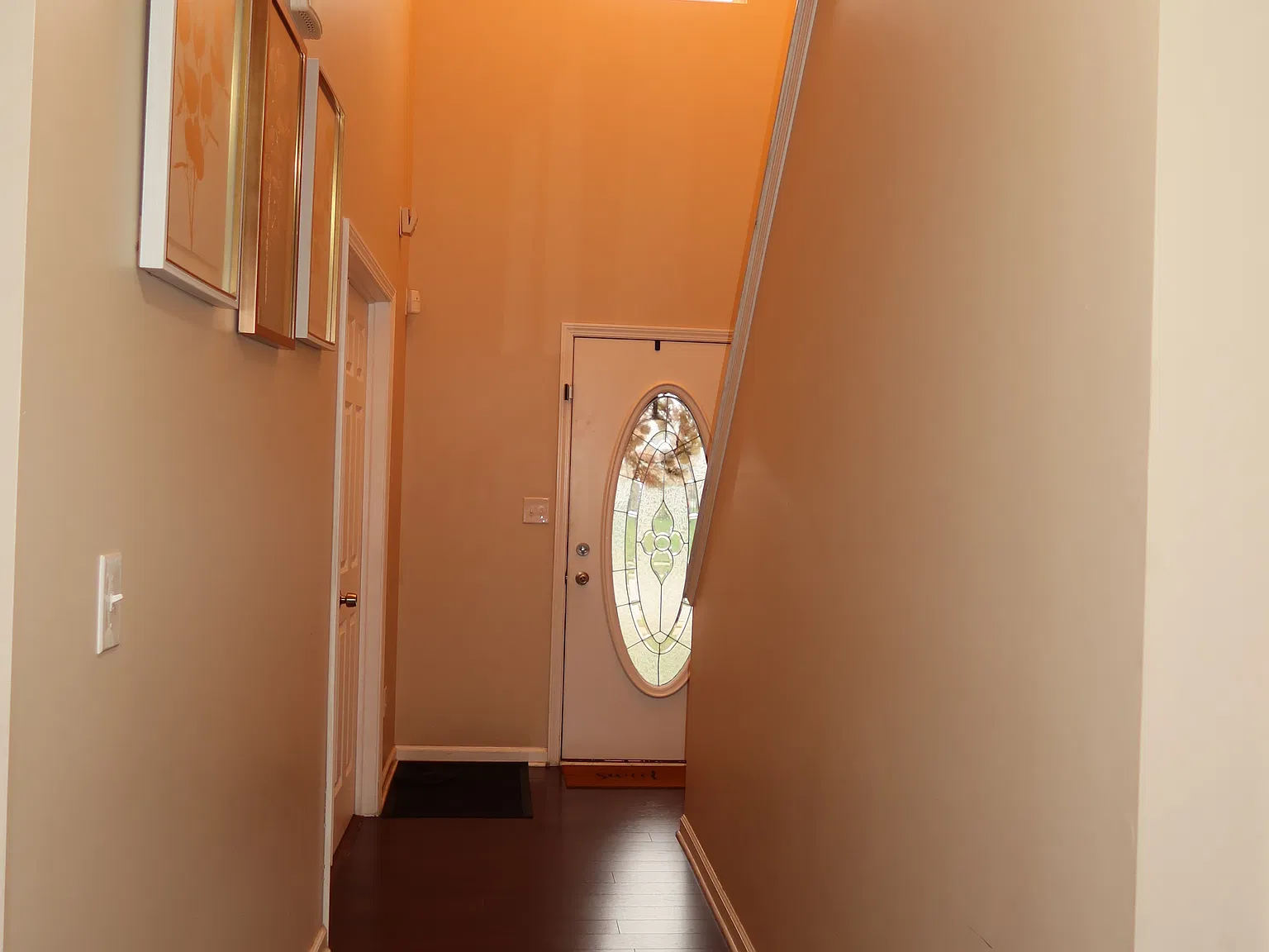 4 bed, 2.5 bath, 2660 sqft, $2,500 — Photo 3