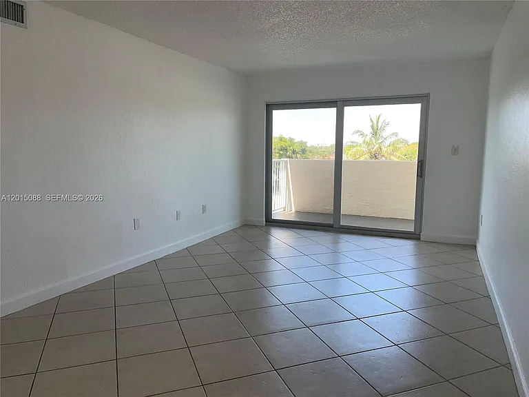 10300 Coral Way #B33 — Photo 18