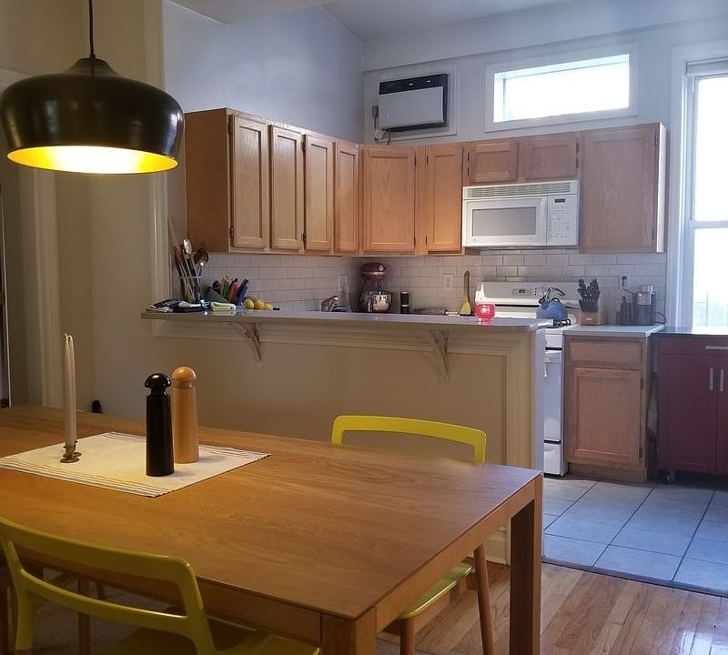 1st image of 487 Henry St APT 2