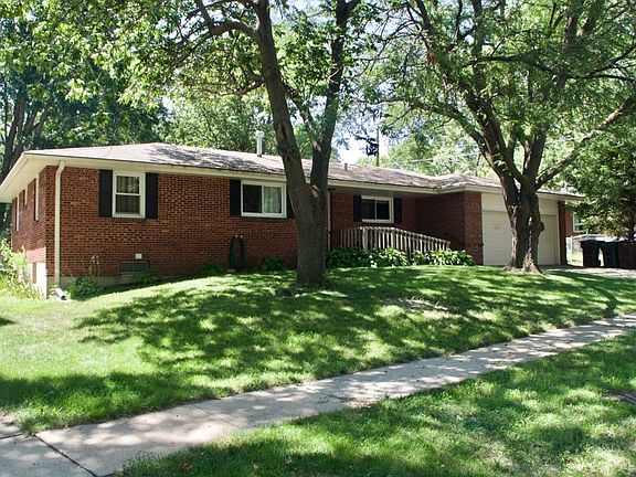 2nd image of 725 Sierra Dr