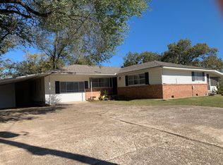 308 E 8th St, Pineville, MO 64856