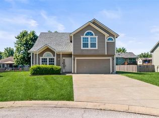 2103 Patti Ln, Greenwood, MO 64034