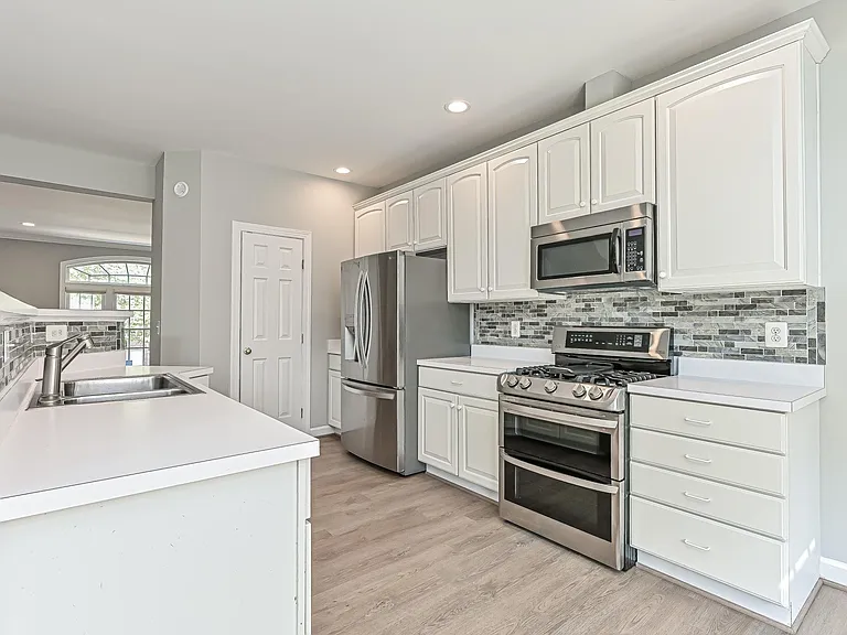 43045 Golf View Dr — Photo 24