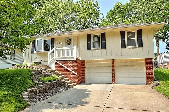 1st image of 3808 S Stonewall Ave