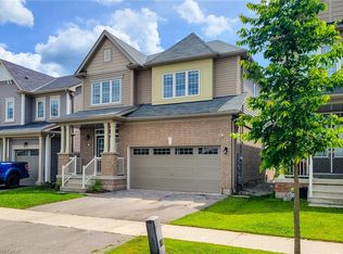 11 Esther Cres, Thorold, ON L3B0E9