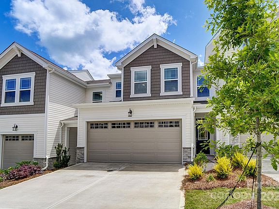 2nd image of 14926 Tamarack Dr
