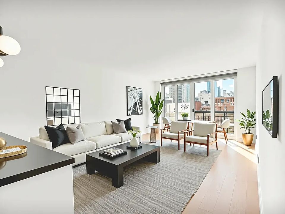 1st image of 70 W 37th St #1009