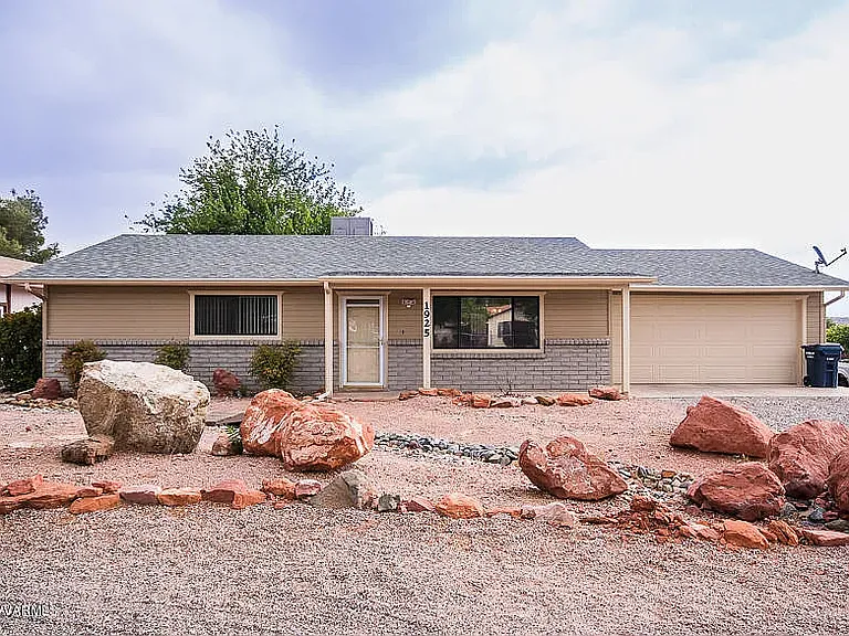 1925 S Manzanita Trl — Photo 1