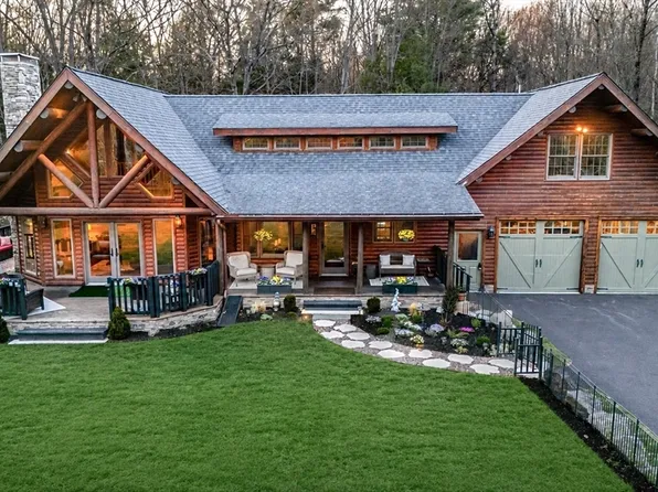 23 Henshaw Rd, Templeton, MA 01468