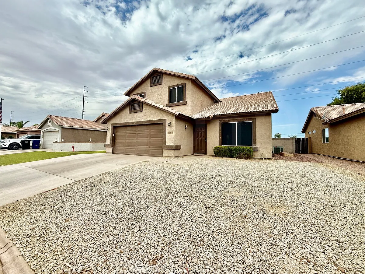 4 bed, 2.5 bath, 1999 sqft, $2,550 — Photo 3